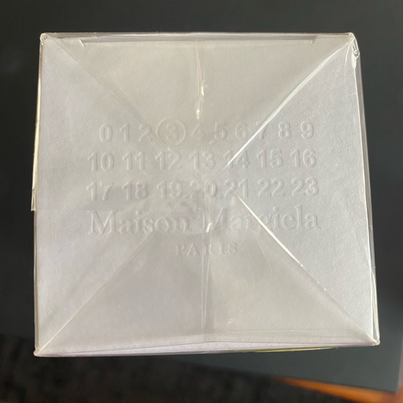 BNIB unopened bottle of Maison Margiela Replica eau de toilette Bubble Bath - Picture 4 of 5